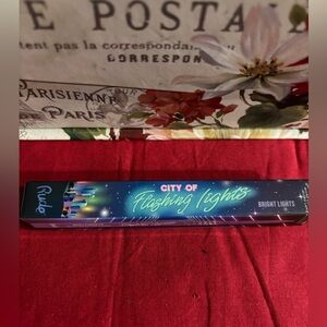 RUDE City of Flashing Lights bright lights-purple eyeliner